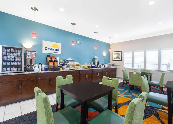 Days Inn By Wyndham Ennis